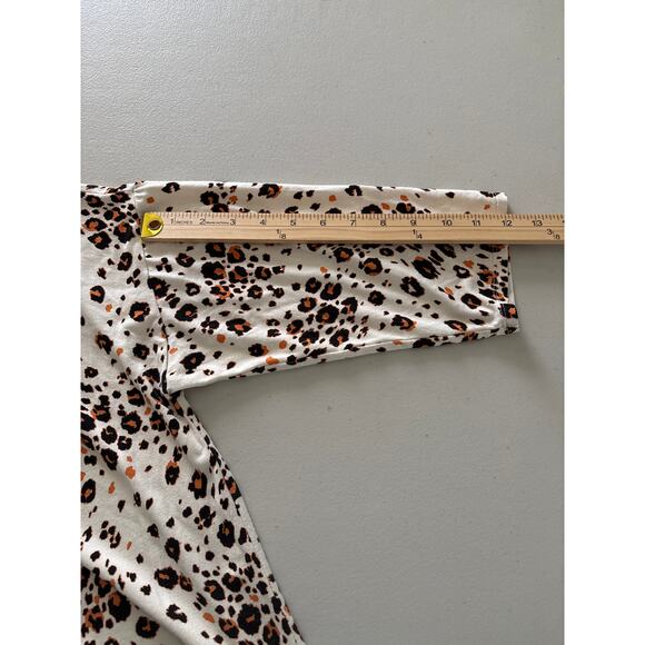 Chico's Blouse Womens Size 2 Large White Leopard Cheetah Animal Print 3/4 Sleeve - Picture 7 of 10